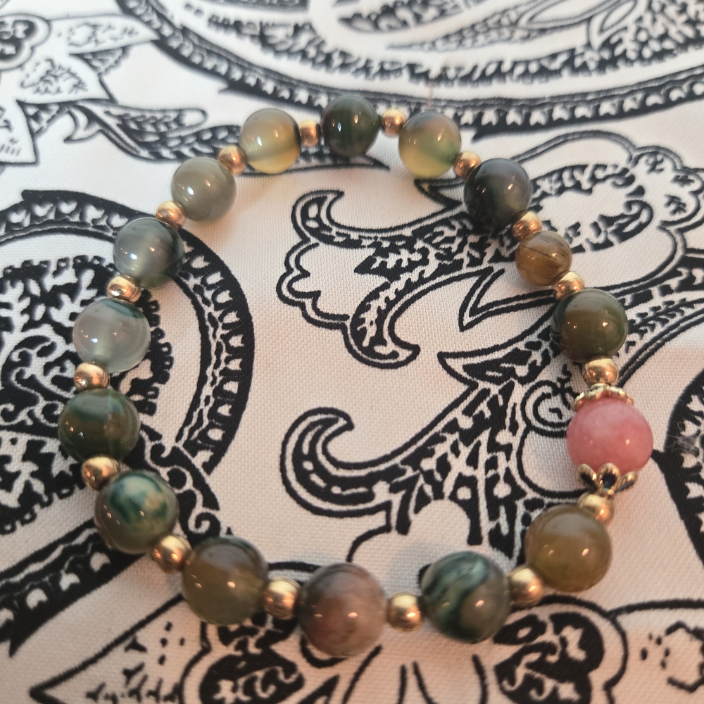Elegant Multicolor Glass Bead Bracelet With Gold Accent